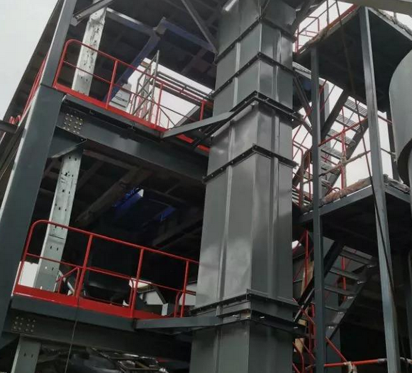 输送带厂家分享：斗式提升机输送带跑偏原因及调节方法